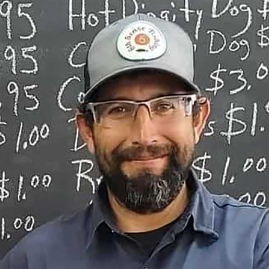 70 Adam-Sandler-Doppelgänger