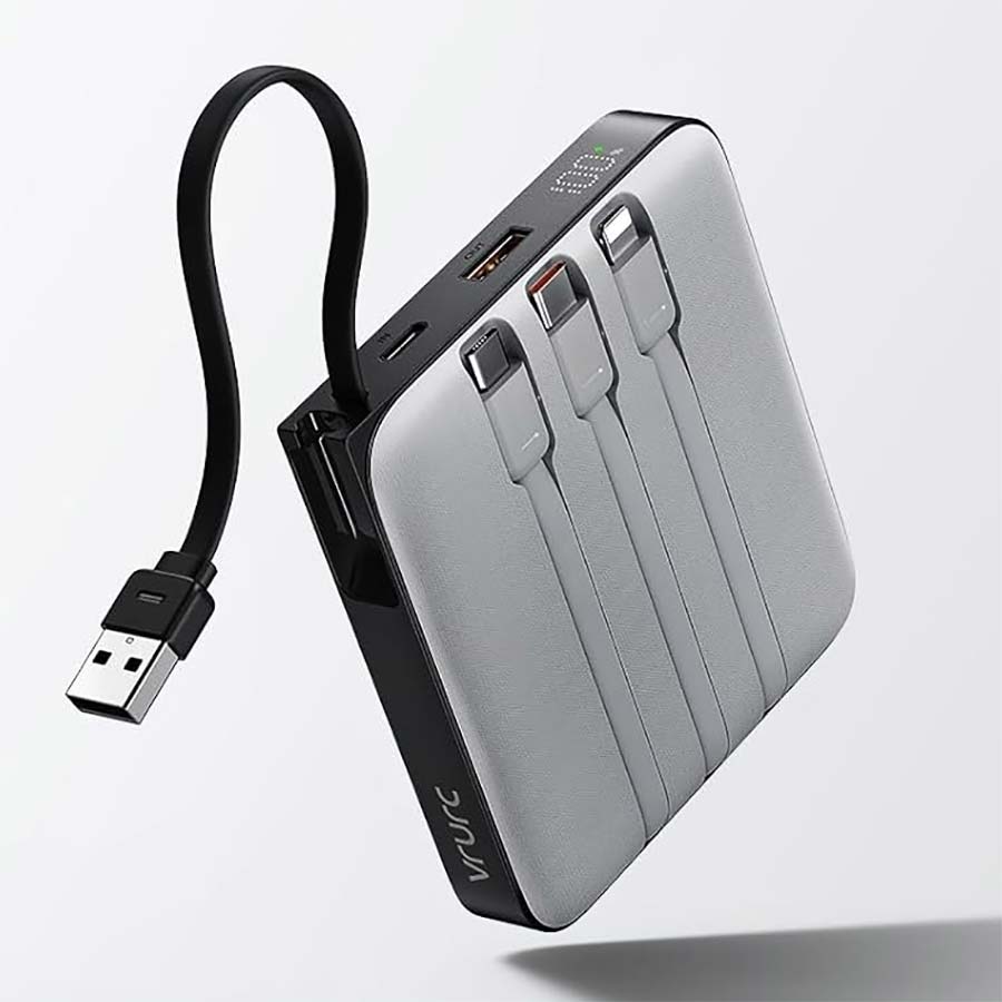 Kleines Ladegerät mit 4 Kabeln